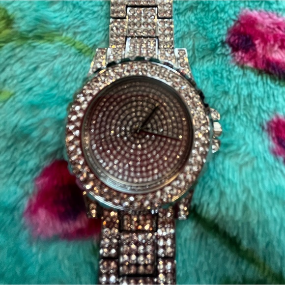 Women’s crystal encrusted watch in silver - Picture 3 of 6
